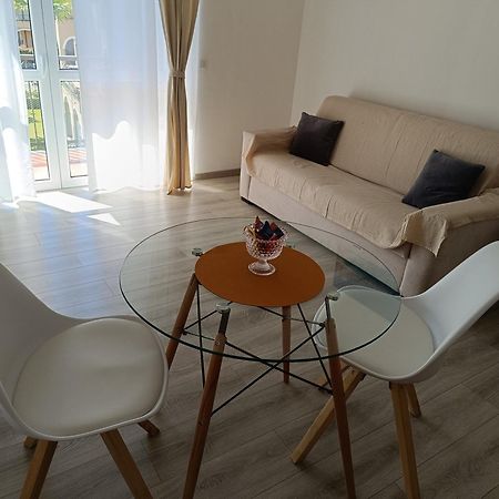 Fior&Iris Apartments สเตรซา ภายนอก รูปภาพ