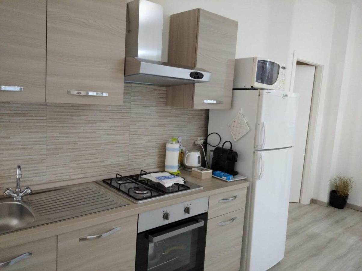 Fior&Iris Apartments สเตรซา ภายนอก รูปภาพ