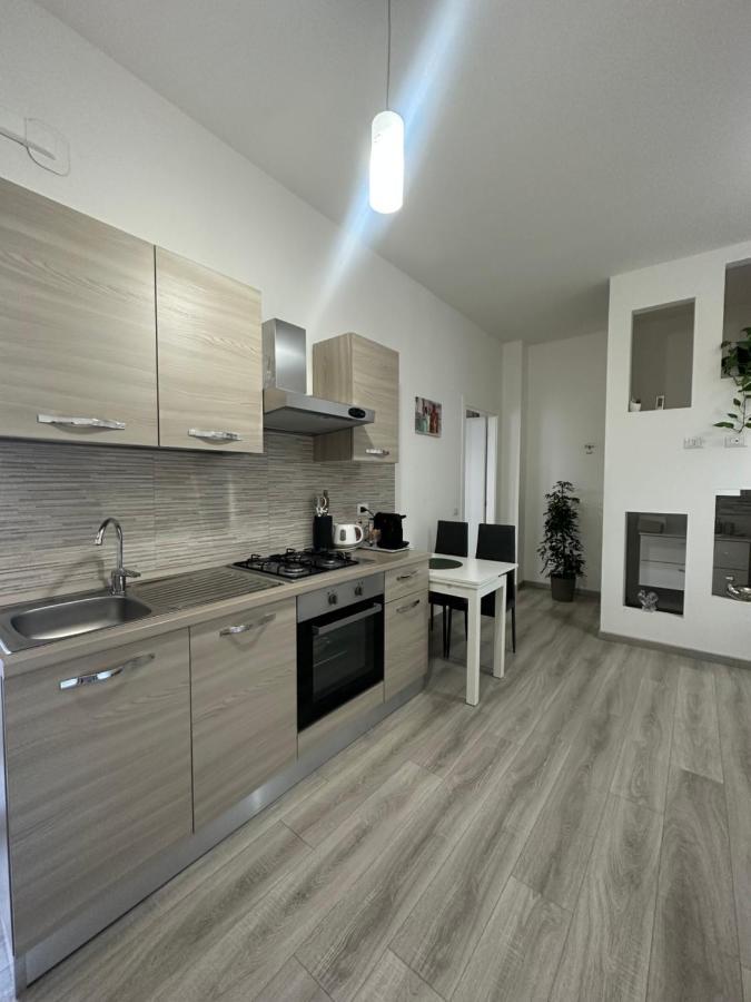 Fior&Iris Apartments สเตรซา ภายนอก รูปภาพ